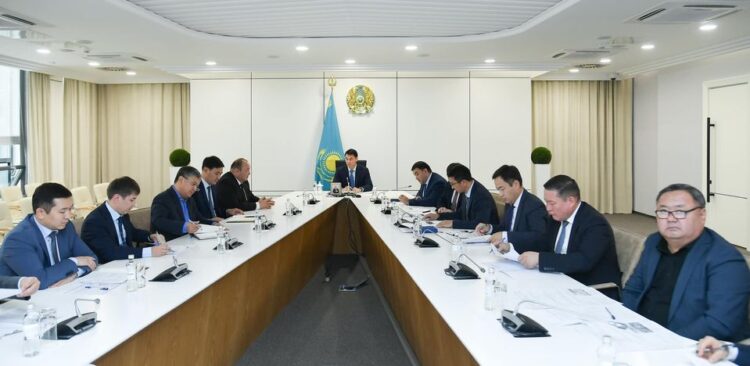 ДАРХАН САТЫБАЛДЫ ӘКІМДЕРГЕ ИНВЕСТИЦИЯ ТАРТУДЫ МЕҢГЕРУДІ ТАПСЫРДЫ