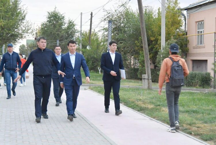 ДАРХАН САТЫБАЛДЫ ТҮРКІСТАНДАҒЫ ҚҰРЫЛЫС АЛАҢДАРЫН АРАЛАДЫ