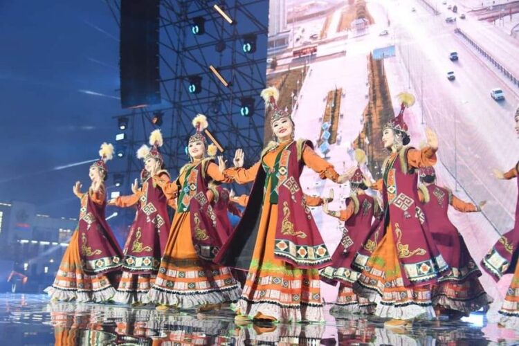 ТҮРКІСТАНДА «ЖАҢАРҒАН ЖЕР, БАҚ ҚОНҒАН ЕЛ –ТҮРКІСТАН!» МЕРЕКЕЛІК КОНЦЕРТІ ӨТТІ