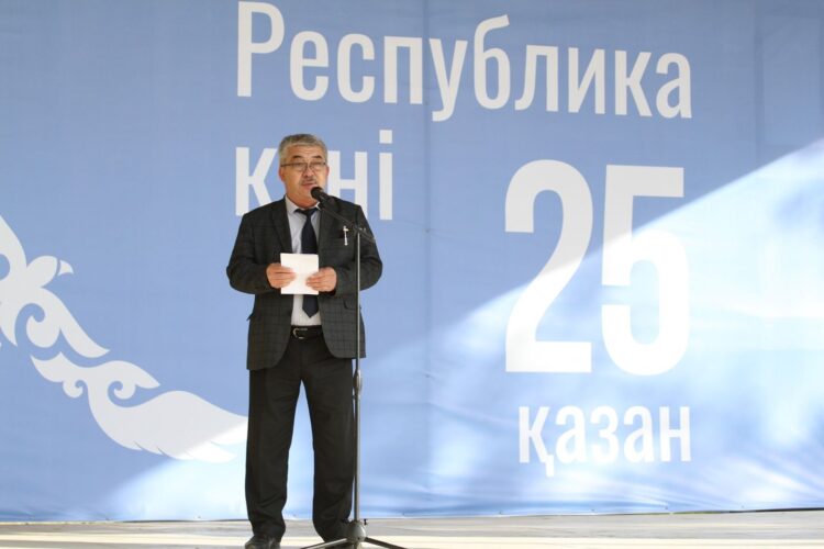 МАҚТААРАЛДА МЕМЛЕКЕТТІК ТУ КӨТЕРУ РӘСІМІ ӨТТІ