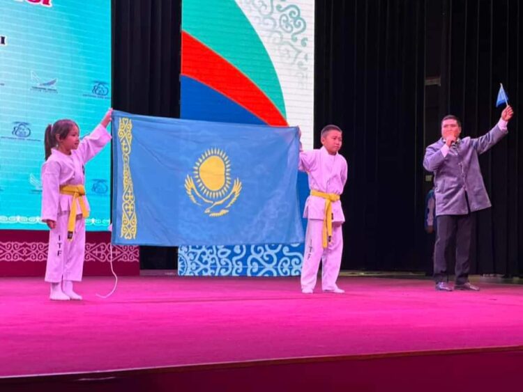 ТҮРКІСТАНДА СПОРТШЫ ЖӘНЕ ӨНЕРЛІ ОТБАСЫЛАР МАРАПАТТАЛДЫ