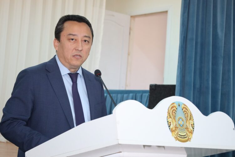 ЖОЛДАР ЖӨНДЕЛІП, АУЫЗ СУ МӘСЕЛЕСІ ШЕШІМІН ТАБУДА