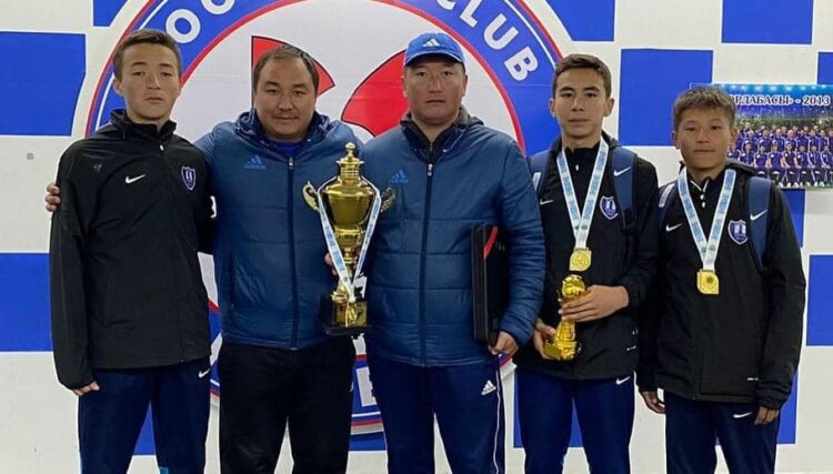 ТҮРКІСТАН ОБЛЫСЫНЫҢ ЖАС ФУТБОЛШЫЛАРЫ ҚҰРАЛБЕК ОРДАБАЕВ АТЫНДАҒЫ ЖАРЫСТЫҢ ЖЕҢІМПАЗЫ АТАНДЫ