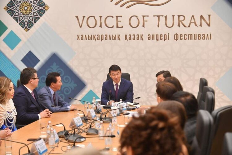 ДАРХАН САТЫБАЛДЫ: «ХАЛЫҚАРАЛЫҚ ӨНЕР ЖОБАЛАРЫ ТҮРКІСТАНДЫ ТАНЫТА ТҮСЕДІ»