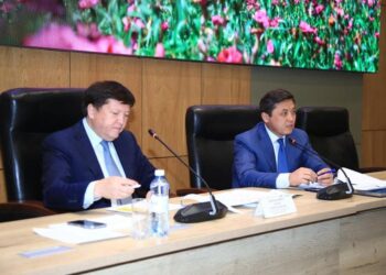 ТҮРКІСТАН: ДЕНСАУЛЫҚ САҚТАУ САЛАСЫНДАҒЫ МӘСЕЛЕЛЕР ТАЛҚЫЛАНДЫ