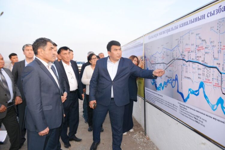 МИНИСТР ІССАПАРМЕН КЕЛДІ