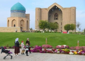 1000-ҒА ЖУЫҚ АДАМ ТҮРКІСТАНҒА ТЕГІН САЯХАТТАДЫ