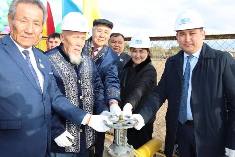 ТҮРКІСТАН: РЕСПУБЛИКА КҮНІ ҚАРСАҢЫНДА ОРДАБАСЫДА БІР АУЫЛҒА ГАЗ БЕРІЛДІ