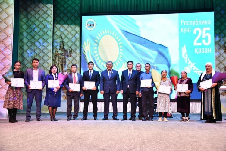 ТҮРКІСТАН: ОТЫРАР АУДАНЫНДА МЕРЕЙЛІ МЕРЕКЕ АТАЛЫП ӨТТІ