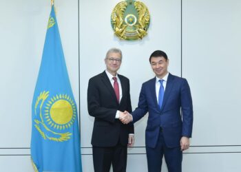 ДАРХАН САТЫБАЛДЫ АҚШ-ТЫҢ ҚАЗАҚСТАНДАҒЫ ЕЛШІСІМЕН КЕЗДЕСТІ