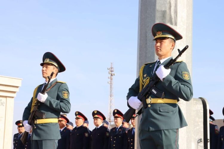 ORDABASY: РЕСПУБЛИКА КҮНІ МЕРЕКЕСІНЕ ОРАЙ, МЕМЛЕКЕТТІК ТУ КӨТЕРУ РӘСІМІ ӨТТІ