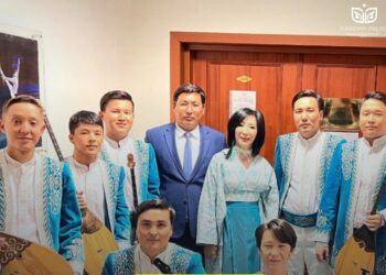 ТҮРКІСТАН: ТӨЛЕБИЛІК ҰСТАЗ МЕМЛЕКЕТ БАСШЫСЫНЫҢ АЛДЫНДА ӨНЕР КӨРСЕТТІ