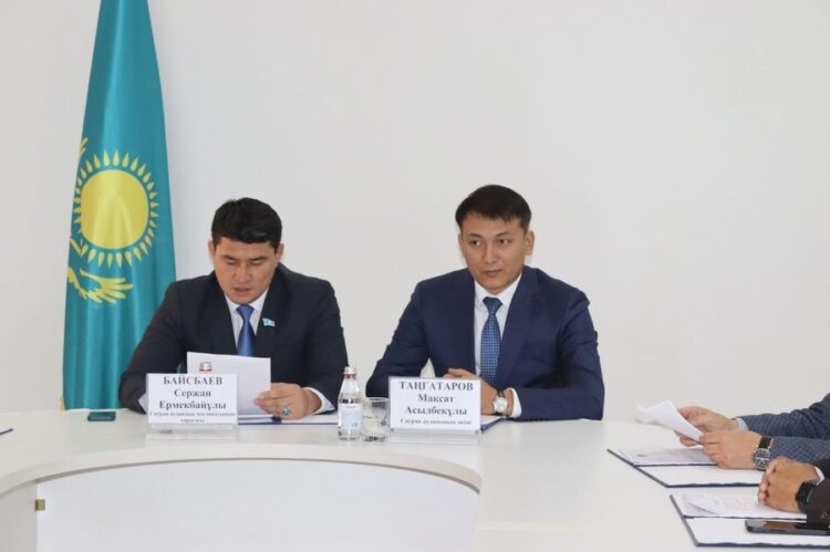 САУРАНДА МӘСЛИХАТТЫҢ КЕЗЕКТЕН ТЫС IV СЕССИЯСЫ ӨТТІ