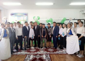 АҚЫНДАР МЕКТЕПКЕ БАРДЫ