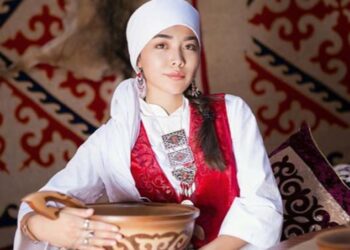 «Орамал таққан келіншек»