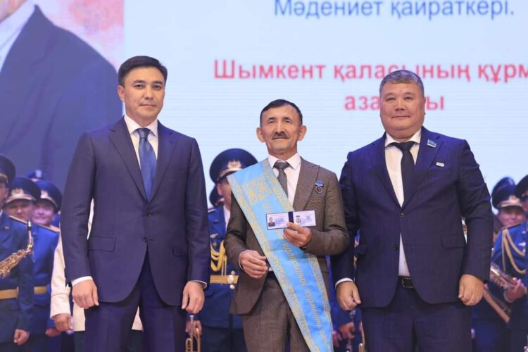 Шымкенте празднуют День Республики