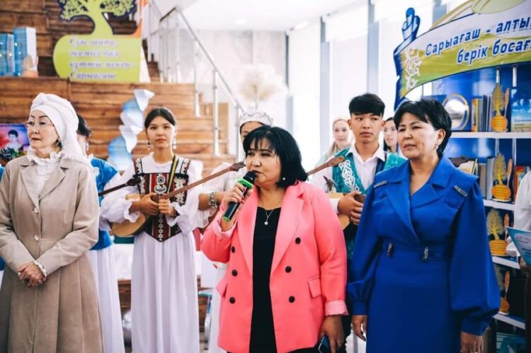 ТҮРКІСТАНҒА САРЫАҒАШ АУДАНЫНЫҢ КІТАП КЕРУЕНІ КЕЛДІ