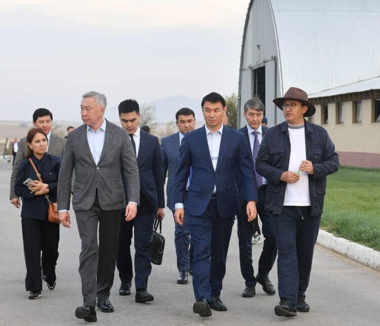 ПРЕМЬЕР-МИНИСТРДІҢ ОРЫНБАСАРЫ ТҮРКІСТАН ӨҢІРІНДЕГІ ЖОБАЛАРМЕН ТАНЫСТЫ