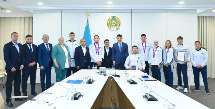 ДАРХАН САТЫБАЛДЫ ЖАЗҒЫ АЗИЯ ОЙЫНДАРЫНЫҢ ЖҮЛДЕГЕРЛЕРІН МАРАПАТТАДЫ