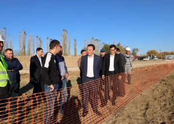 ТҮРКІСТАН: ТӨЛЕБИДЕ «ЖАЙЛЫ МЕКТЕП» ЖОБАСЫ АЯСЫНДА ҮШ МЕКТЕПТІҢ ҚҰРЫЛЫСЫ БАСТАЛДЫ