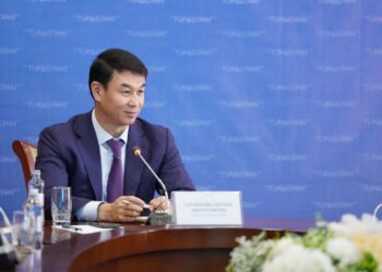 ДАРХАН САТЫБАЛДЫ: «ТҮРКІСТАН ӨҢІРІН КӘСІПКЕРЛІК ОРТАЛЫҒЫНА АЙНАЛДЫРУҒА МҮМКІНДІК МОЛ»