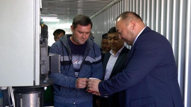 ТҮРКІСТАН: КЕЛЕСТЕ 400-ГЕ ТАРТА ШАҢЫРАҚҚА ТАЗА АУЫЗ СУ БЕРІЛДІ