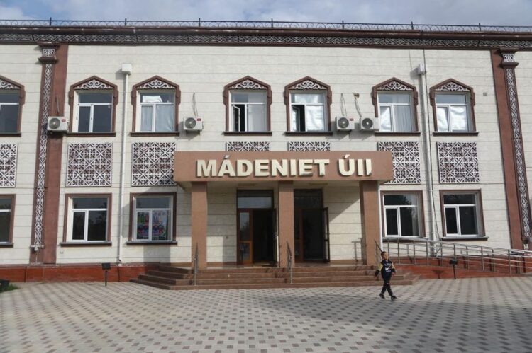 ТҮРКІСТАН ОБЛЫСЫНЫҢ АУДАН, ҚАЛАЛАРЫНДА БАЛАЛАР ФИЛЬМІ НАСИХАТТАЛЫП ЖАТЫР