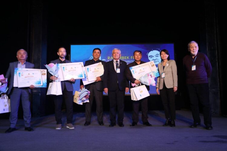 ТҮРКІСТАНДА ӨТКЕН РЕСПУБЛИКАЛЫҚ ТЕАТР ФЕСТИВАЛІНІҢ ЖЕҢІМПАЗДАРЫ АНЫҚТАЛДЫ