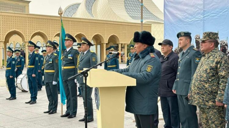 ТҮРКІСТАНДЫҚТАР ЖАС САРБАЗДАРДЫ ӘСКЕРГЕ ШЫҒАРЫП САЛДЫ