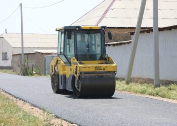 ТҮРКІСТАН: АРЫСТА 55 КӨШЕГЕ ЖАҢА АСФАЛЬТ ТӨСЕЛДІ