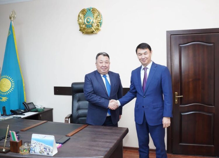 САЙЛАУДА ЖЕҢІСКЕ ЖЕТКЕН СОЗАҚ АУДАНЫНЫҢ ӘКІМІ ҚЫЗМЕТІНЕ КІРІСТІ