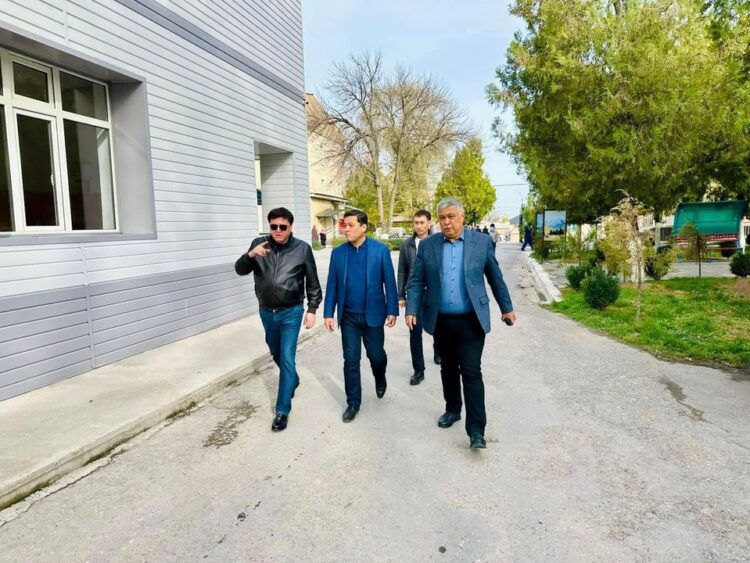 ОБЛЫС ӘКІМІНІҢ ОРЫНБАСАРЫ САЙРАМДАҒЫ ӘЛЕУМЕТТІК НЫСАНДАРДЫҢ ЖАЙ-КҮЙІМЕН ТАНЫСТЫ