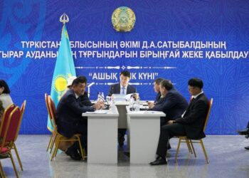 ДАРХАН САТЫБАЛДЫ ОТЫРАРДА ТҰРҒЫНДАРДЫ ӨТІНІШТЕРІ БОЙЫНША ҚАБЫЛДАДЫ