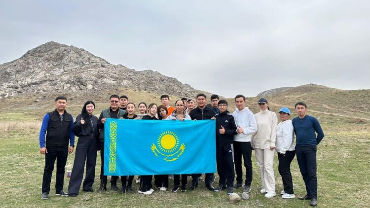 ОБЛЫС ЖАСТАРЫ СТУДЕНТТЕР КҮНІНДЕ СЕНБІЛІК ӨТКІЗІП, ТИМБИЛДИНГ ҰЙЫМДАСТЫРДЫ