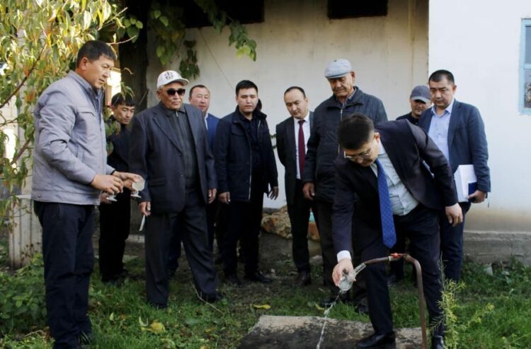 ТҮРКІСТАНДЫҚ БЕС ТІЛДЕ ЕРКІН СӨЙЛЕЙТІН ҰСТАЗ