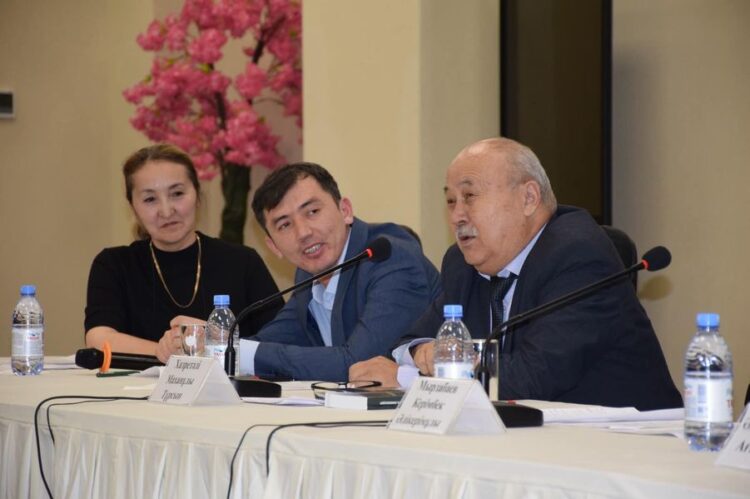 «ТҮРКІСТАН ӨҢІРІНДЕГІ ҚУҒЫН-СҮРГІН САЯСАТЫНЫҢ ҚАСІРЕТІ» АТТЫ ДӨҢГЕЛЕК ҮСТЕЛ ӨТТІ