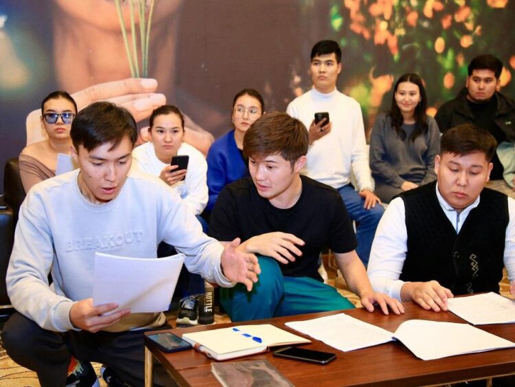 ТҮРКІСТАНДЫҚ «JANA LEP!» ӨНЕР ҰЖЫМЫ ЖАҢА МЮЗИКЛГЕ ДАЙЫНДЫҚТЫ БАСТАДЫ