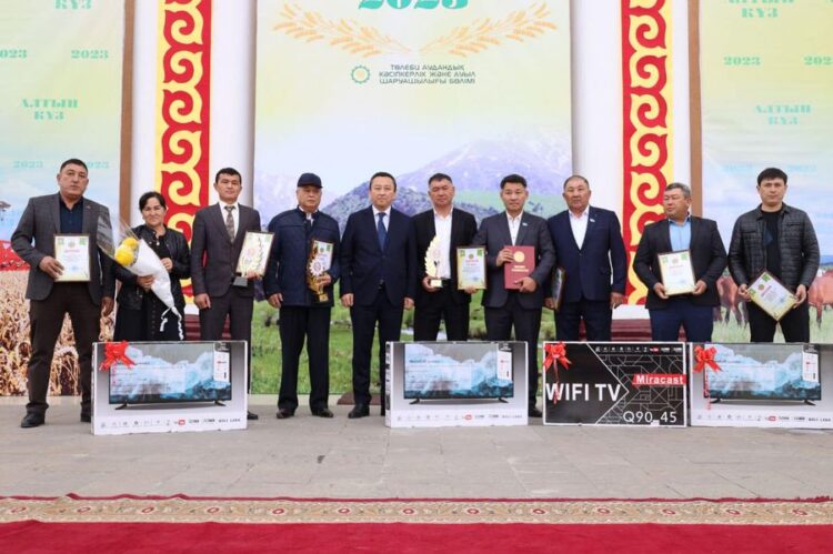 ТҮРКІСТАН: ТӨЛЕБИДЕ «АЛТЫН КҮЗ» МЕРЕКЕСІ АТАЛЫП ӨТТІ