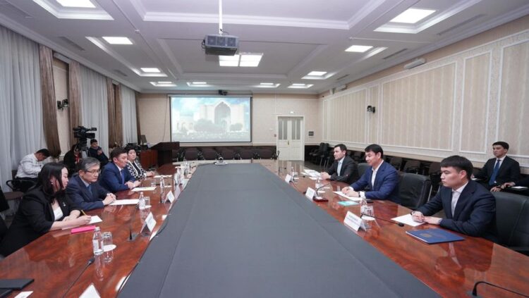 ТҮРКІСТАН ОБЛЫСЫНДА КОРЕЯ ТЕХНОЛОГИЯСЫМЕН ЕЛІМІЗДЕ БАЛАМАСЫ ЖОҚ ЖОБАЛАРДЫ ЖҮЗЕГЕ АСЫРУҒА КЕЛІССӨЗ ЖҮРГІЗІЛДІ