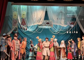 ТҮРКІСТАН: ЖЕТІСАЙ ДРАМА ТЕАТРЫ ТҮРКИЯ АСТАНАСЫНДА ӨНЕР КӨРСЕТТІ