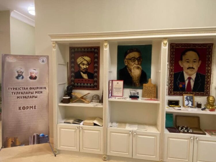 ТҮРКІСТАН ӨҢІРІНІҢ ЖӘДІГЕРЛЕРІ ШАМАЛҒАН ТӨРІНДЕ ТАНЫСТЫРЫЛДЫ