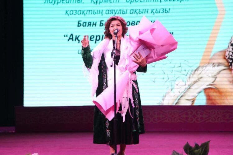 ТҮРКІСТАНДА БАЯН БЕКЕТОВАНЫҢ «АҚ ПЕРІШТЕ ӘЛЕМІМ!» АТТЫ ШЫҒАРМАШЫЛЫҚ КЕШІ ӨТТІ