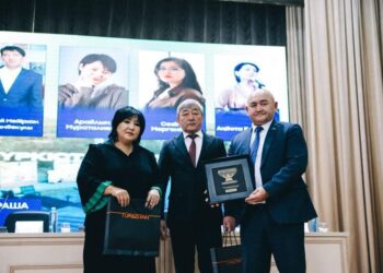 ТҮЛКІБАСТА «ТҮРКІСТАН ТАЛАНТТАРЫ» ЖОБАСЫ АЯСЫНДА ӘДЕБИ КЕШ ӨТТІ