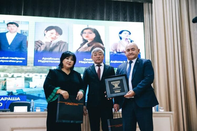 ТҮЛКІБАСТА «ТҮРКІСТАН ТАЛАНТТАРЫ» ЖОБАСЫ АЯСЫНДА ӘДЕБИ КЕШ ӨТТІ