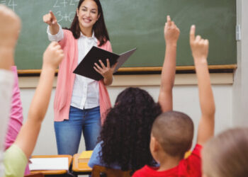 МӘРТЕБЕЛІ МҰҒАЛІМ – ЕЛ ЕРТЕҢІНІҢ ШЫРАҒЫ