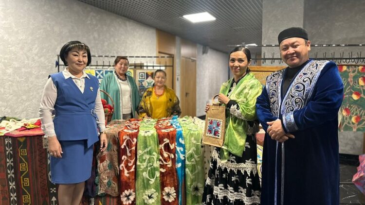 ТҮРКІСТАН: ҚОЛӨНЕР МЕН ДӘСТҮР ЖАСАРҚАН ІС-ШАРА ӨТТІ