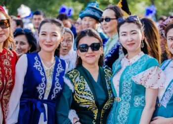 ТҮРКІСТАН: «TURKІSTAN TEXTILE» ТІГІН ФАБРИКАСЫ ҰЛТТЫҚ ДӘСТҮРДІ ҰЛЫҚТАУДЫ ЖОСПАРЛАУДА