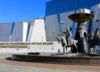 ТҮРКІСТАН: МЕЗЕТТЕР МЕН МЫҢЖЫЛДЫҚТАР ҚОЙНАУЫ