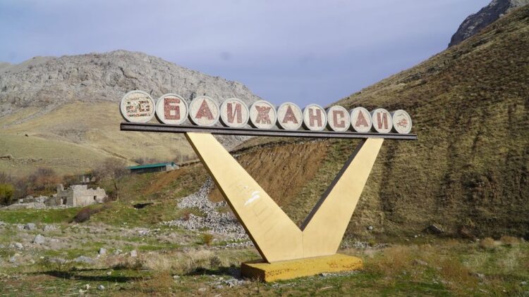 БӘЙДІБЕК: АУДАН ӘКІМІ БАЙЖАНСАЙДАҒЫ ӨЗЕКТІ МӘСЕЛЕЛЕРМЕН ТАНЫСТЫ