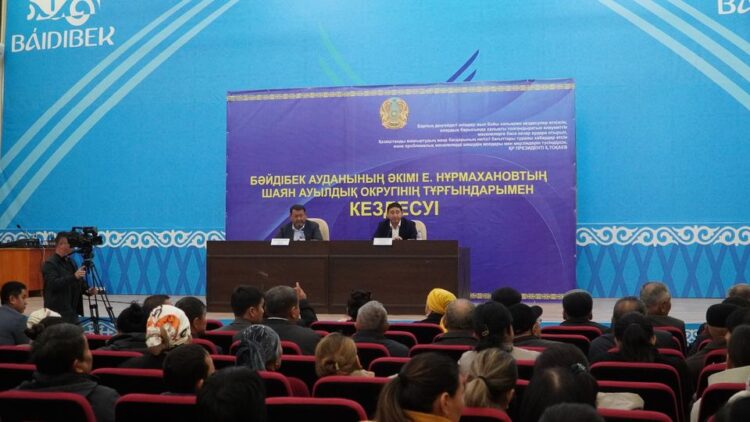 ТҮРКІСТАН: Е.НҰРМАХАНОВ АУДАН ОРТАЛЫҒЫНЫҢ ТҰРҒЫНДАРЫМЕН КЕЗДЕСТІ